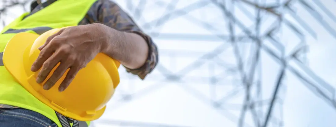 construction-staff-wearing-helmet