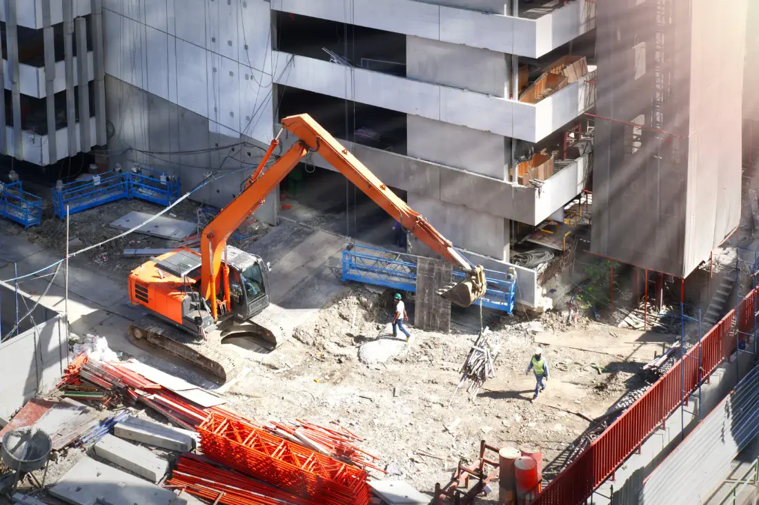 escavator-in-building-site | Fast Labour Hire escavator-in-building-site