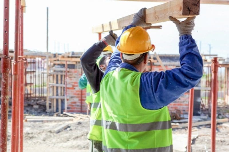 what-is-civil-work | Fast Labour Hire An image of construction workers doing civil work at a construction site